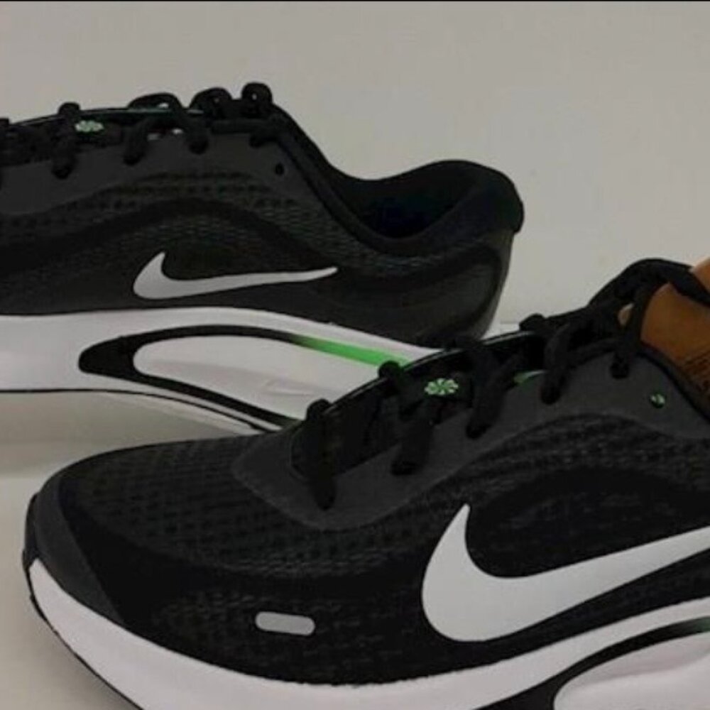 Nike Journey Run Men's Road Running Shoes Size 8 NWT!!